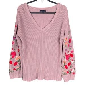 AMERICAN EAGLE S Lavender VNeck Sweater Floral Embroidered Cozy Cottage Feminine